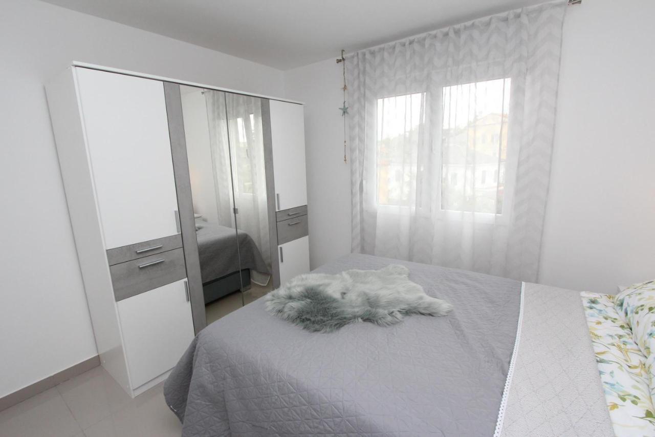 Apartment Sorriso 2 Rovinj Bagian luar foto
